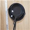 Image 1 : 2 heavy cast-iron pans, GSW #9 made in Canada, Lodge 5SK USA castiron pans