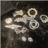 Image 1 : 7 crystal rhinestone brooches 1 pair of earrings