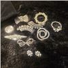 Image 2 : 7 crystal rhinestone brooches 1 pair of earrings