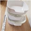 Image 2 : 3 corning ware dishes with two lids
