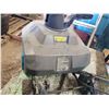 Image 3 : YARDWORKS ELECTRIC SNOW THROWER