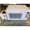 Image 1 : MICROWAVE & TOASTER