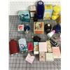 Image 2 : VINTAGE LOT AVON MANY WITH BOXES