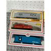 Image 2 : LOT OF HO SCALE MODEL TRAIN CARS WITH BOXES