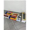 Image 1 : LOT OF HO SCALE MODEL TRAIN CARS WITH BOXES