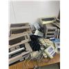 Image 1 : LARGE LOT OF VINTAGE COMMODORE 64 VIDEO GAME COMPUTER SYSTEMS GAMES BOOKS ETC