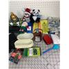 Image 3 : MISC LOT WALLETS KNICKS KNACKS ETC