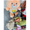 Image 3 : LOT OF PLUSH TOYS ETC