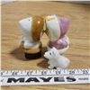 Image 1 : Vintage Eskimo Kiss Salt and Pepper Shakers