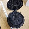 Image 2 : Antique James Smart Mfgco Ltd. Brockville Waffle Iron