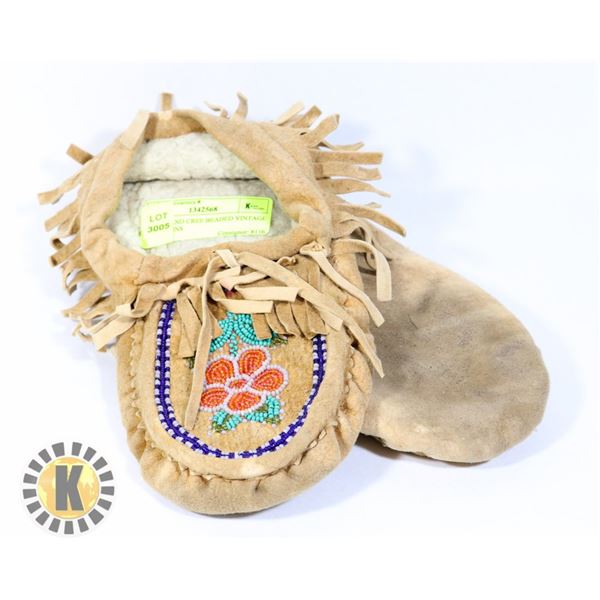 WOODLAND CREE BEADED VINTAGE MOCCASINS