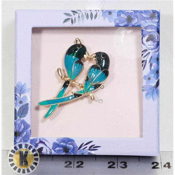 NEW VINTAGE STYLE KISSING BIRDS BROOCH