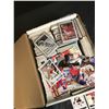 Image 2 : LARGE HOCKEY CARD LOT