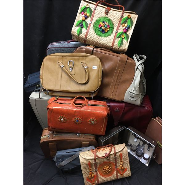 2 Vintage Lamps and Luggage