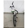 Image 5 : Everyday Traveler Shimano Equipped Steel Cruiser Bicycle w Basket