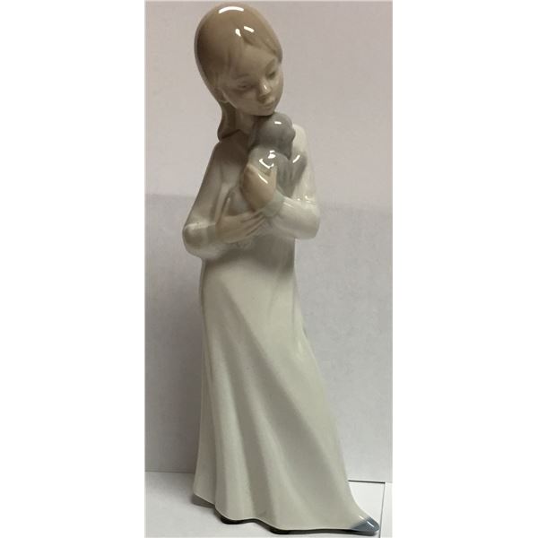Lladro "NAO" Hand Made in Spain "Girl holding puppy dog" Brillo Model #563 in Original Box