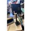 Image 2 : 2 FOLDING BOAT SEATS AND TOUGH TRY UNIVERSAL LAPTOP MOUNT WITH PEDESTAL