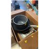 Image 3 : 2 BOXES OF STORE RETURNED POTS, PANS AND MORE