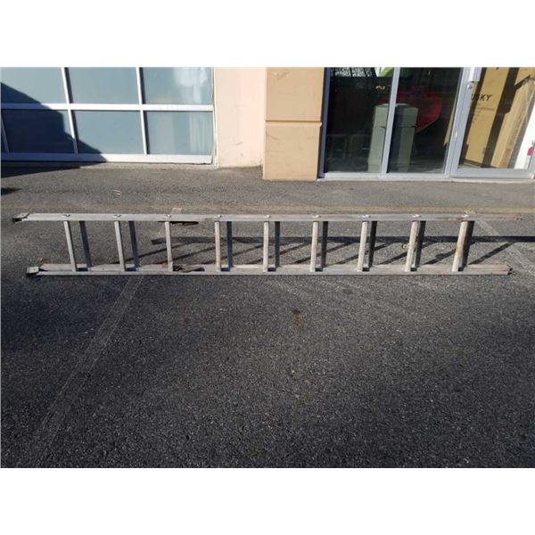 10 FOOT EXTENTION LADDER - EXTENDS TO 16 FOOT TALL