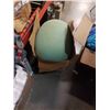 Image 2 : LOT OF STORE RETURN INFLATABLES AND MEMORY FOAM TOPPER