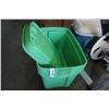 Image 2 : 5 GREEN SOTRAGE TOTES WITH LIDS