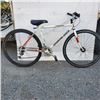 Image 1 : WHITE DIAMONDBACK BIKE