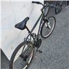 Image 5 : BLACK CCM BIKE