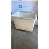 Image 1 : WHITE ROLLING BIN