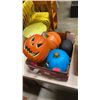 Image 3 : 2 BOXES OF PUMPKIN AND FALL DECORATIONS