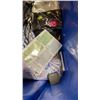 Image 4 : TOTE OF NEW AMAZON OVERSTOCK ITEMS