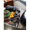 Image 3 : TRAY OF GARFIELD PHONE, OIL LAMP, HIMMINGBIRD FEEDER, GOURMIA AIR FRYER AND TOILET SEAT