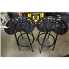 Image 2 : 2 BLACK METAL SWIVEL BAR STOOLS