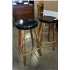 Image 3 : 2 WOOD BAR STOOLS