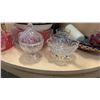 Image 3 : LOT OF CRYSTAL AND GLASS DECORATIONS, DISHES, CERAMIC CANNISTERS, TINS AND CANDLES