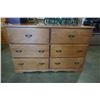 Image 2 : WOOD 6 DRAWER DRESSER AND NIGHTSTAND