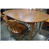 Image 3 : WOOD DINING TABLE WITH 2 LEAFS AND 4 CHAIRS