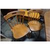 Image 7 : WOOD DINING TABLE WITH 2 LEAFS AND 4 CHAIRS