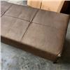 Image 2 : 6' designer leather branch