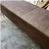 Image 3 : 6' designer leather branch