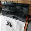 Image 1 : 31.5" LG gaming monitor with cord no back cover