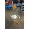 Image 1 : 2 GLASSTOP ENDTABLES