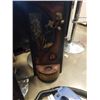 Image 3 : 2 PIECES METAL WALL ART AND VACUUM