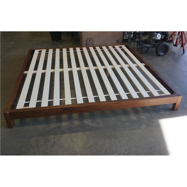 WOOD KINGSIZE PLATFORM BED FRAME