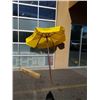 Image 1 : YELLOW PATIO UMBRELLA