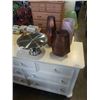 Image 1 : 3 DECORATIVE GLASS VASES AND CAKE PLATTER
