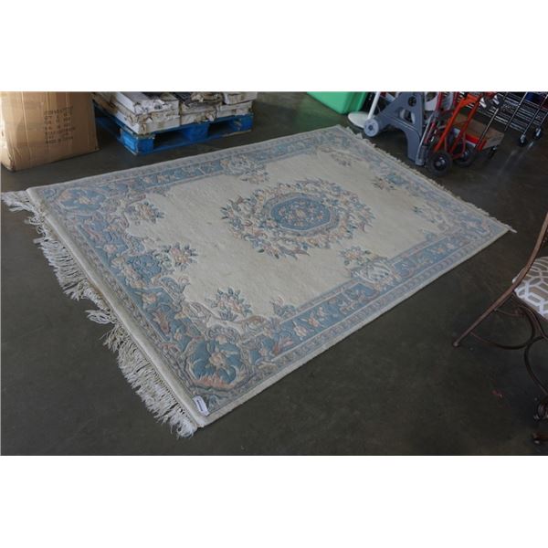 AREA CARPET HAND MADE IN INDIA - 8 FOOT 6 INCH X 5 FOOT 5 INCH