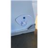 Image 3 : NEW INSIGNIA 3.5 CU FT CHEST FREEZER WHITE