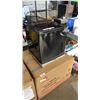 Image 2 : NEW INSIGNIA 1.7 CU FT MINI FRIDGE