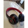 Image 2 : BEATS SOLO 3 COLLECTION BLACK/RED BLUETOOTH HEADPHONES WORKING