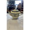 Image 4 : LOT OF ROYAL WORCESTER "BESSBOROUGHH" TEA SET-TEAPOT AND LID WITH 4CUPS AND SAUCERS